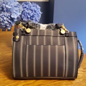 Ladies hand bag